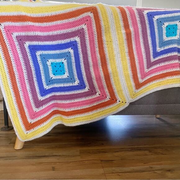 Hand knit centaur mandala multi color rainbow granny square afghan throw blanket - Picture 1 of 15
